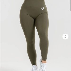 Power seamless leggings from women’s best. Khaki color but looks green.